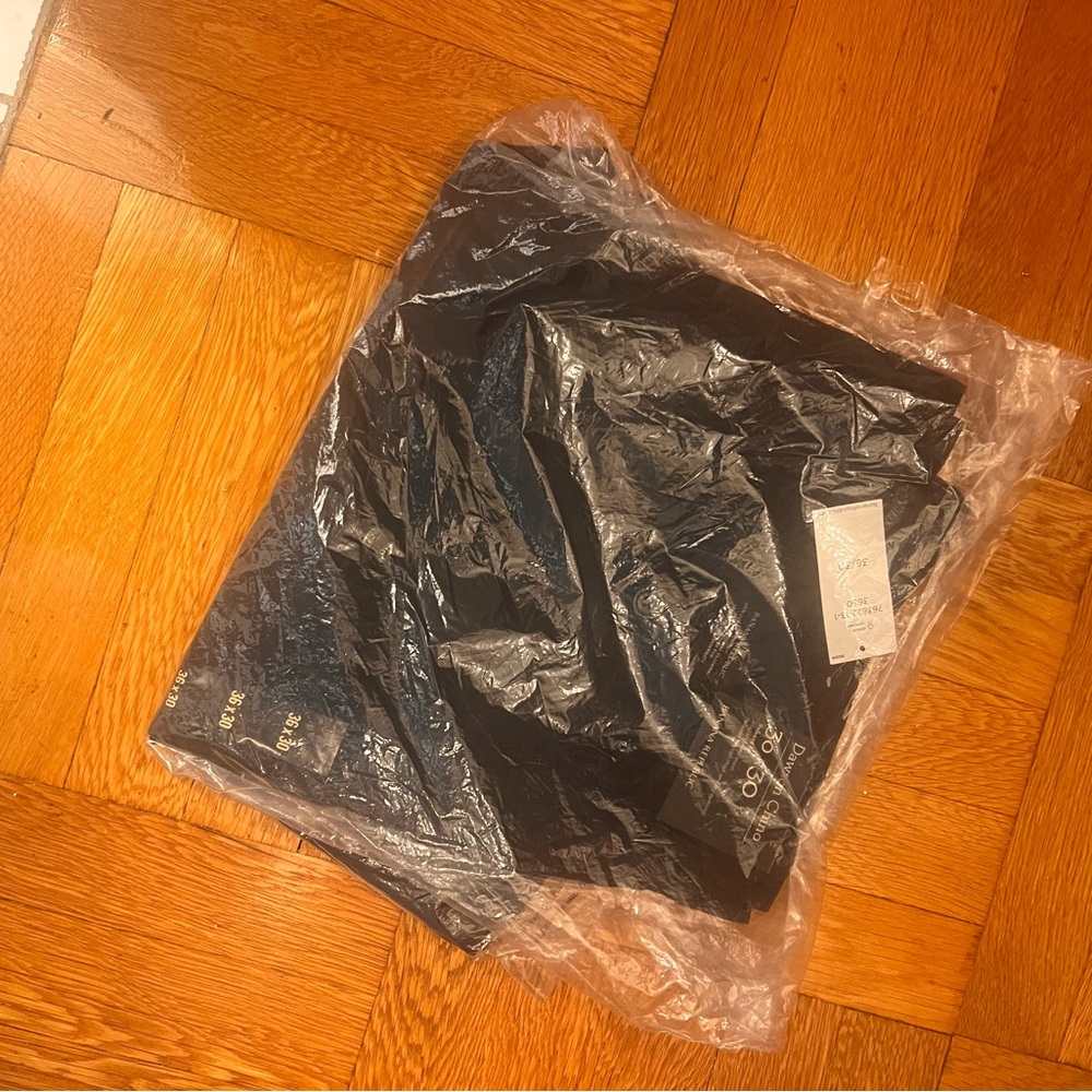 Banana Republic Dawson Chino in True Navy Relaxed Fit Size 36/30 NWT